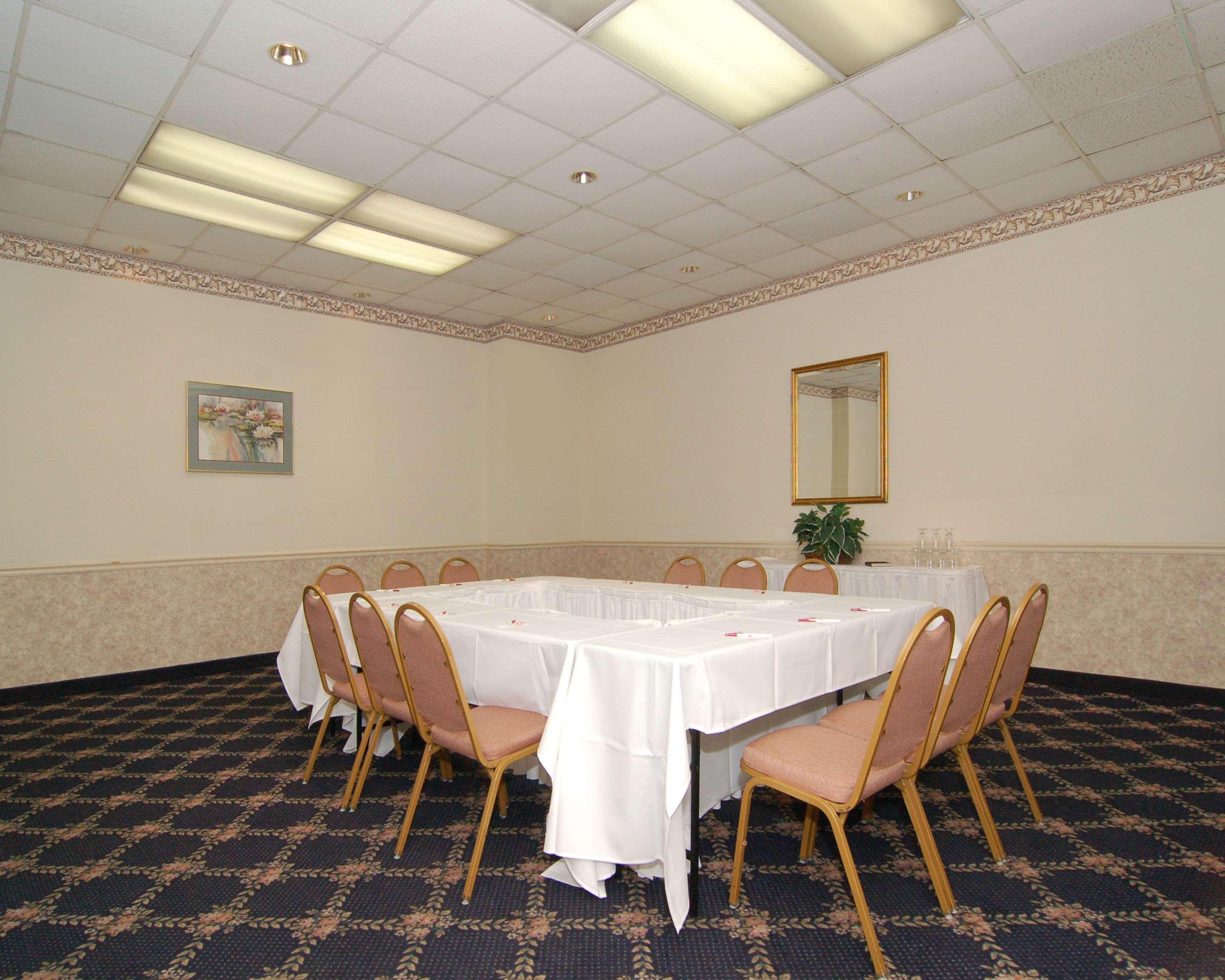 Rodeway Inn Сандстон Экстерьер фото