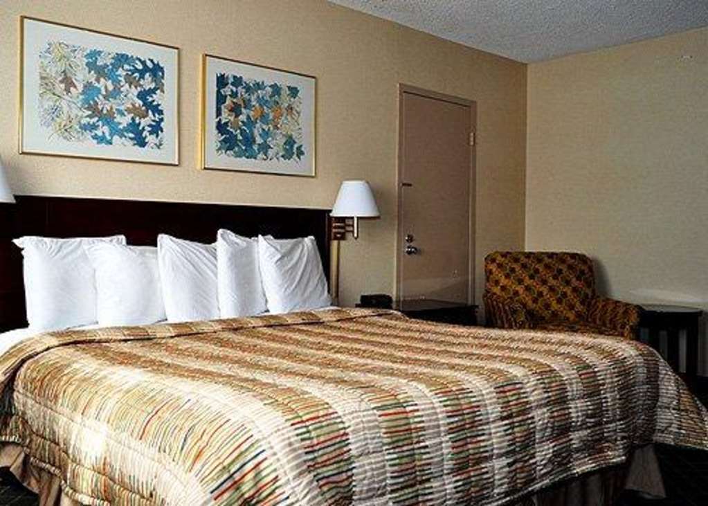Rodeway Inn Сандстон Номер фото