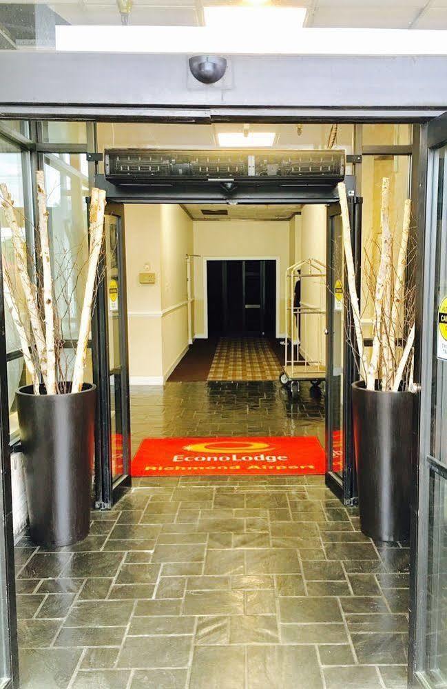 Rodeway Inn Сандстон Экстерьер фото